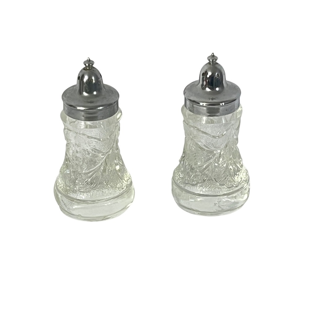 Unbranded Salt and Pepper‎ Shakers Unisex OS Clear Glass Vintage Pressed Design